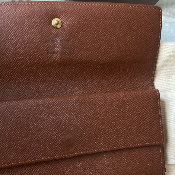 SOLD🤍
Louis Vuitton wallet with LV box - Picture 4 of 4